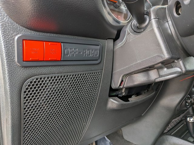 Used 2017 Jeep Wrangler Unlimited Rubicon image 16