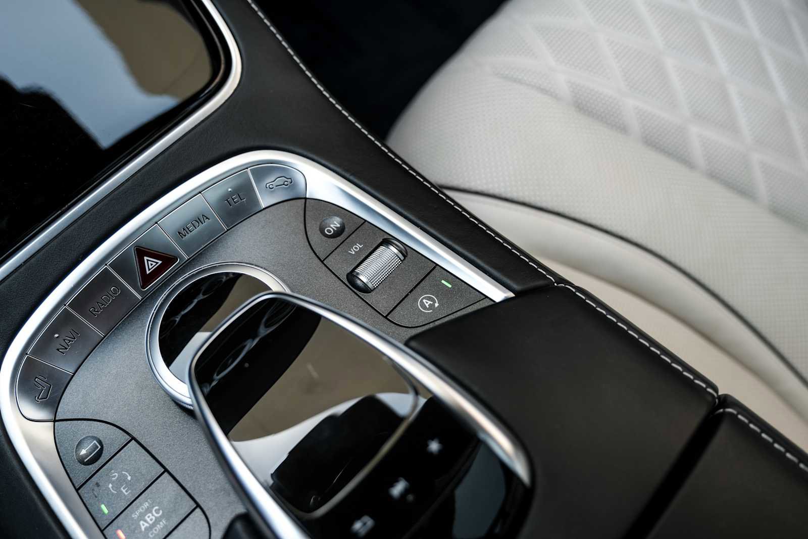 Used 2017 Mercedes-Benz S 550 Sedan image 28