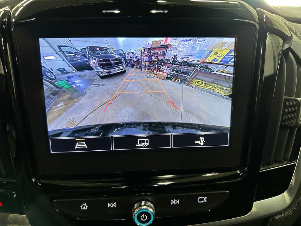 Used 2023 Chevrolet Traverse LT w/ Midnight/Sport Edition image 23