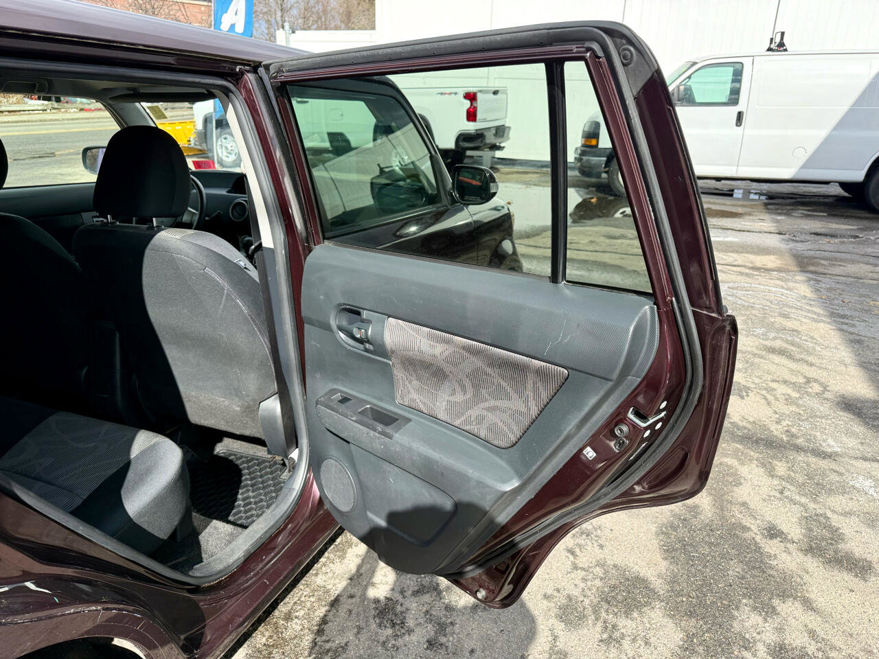 Used 2015 Scion xB 5-Door Wagon 4-Spd AT image 22