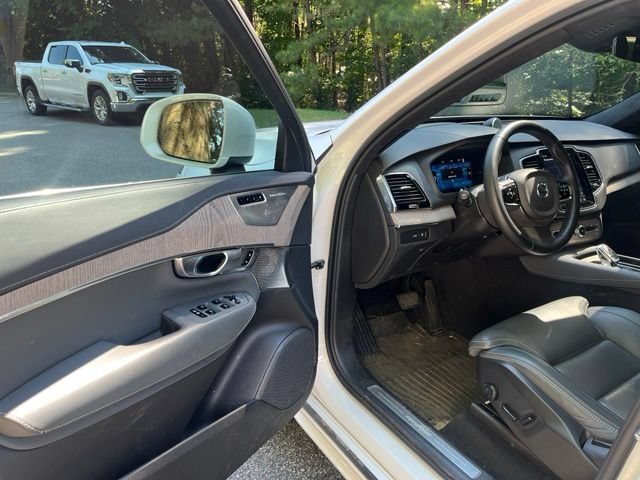 Used 2024 Volvo XC90 T8 Ultimate w/ Lounge Package AWD/4WD image 4