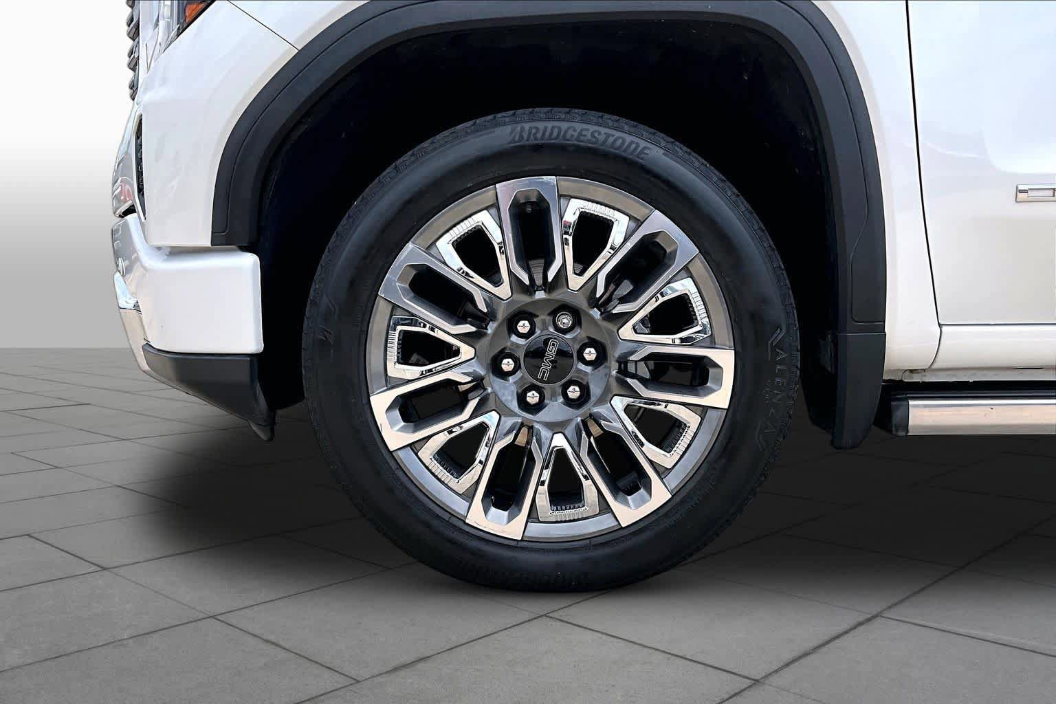 Used 2023 GMC Sierra 1500 Denali Ultimate AWD/4WD image 11