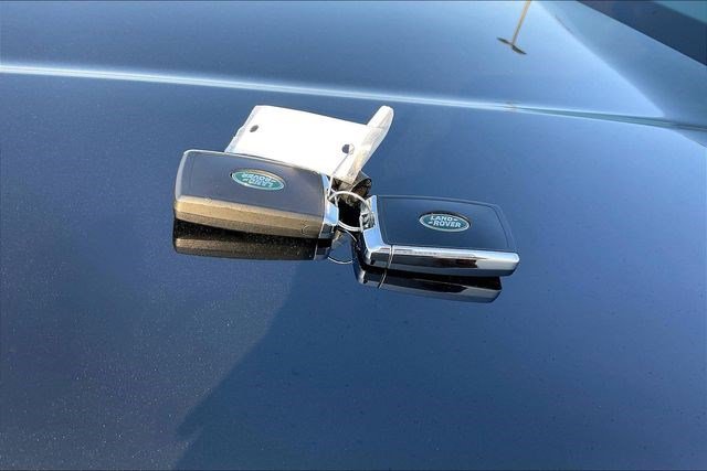 Used 2025 Land Rover Range Rover Long Wheelbase Autobiography image 12