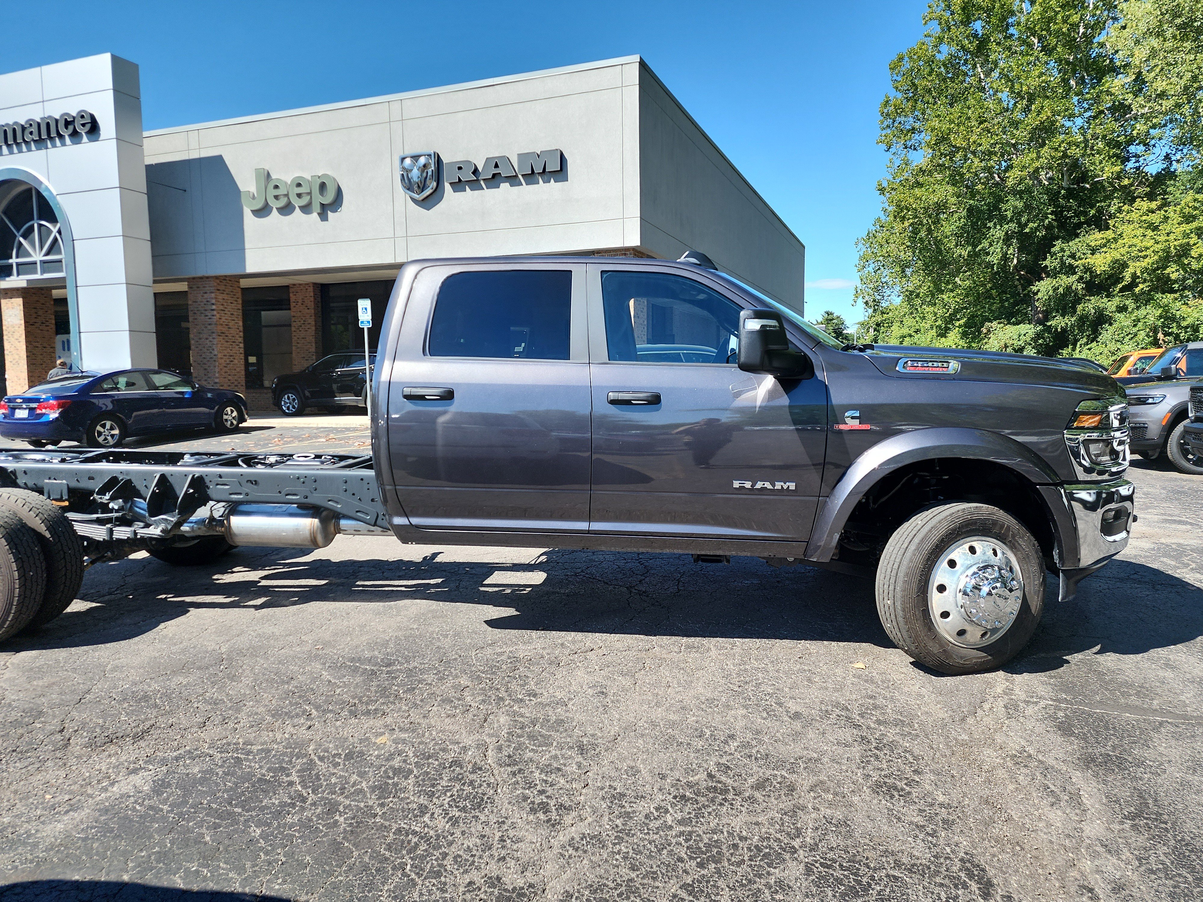 New 2026 RAM 5500 4x4 Crew Cab image 23