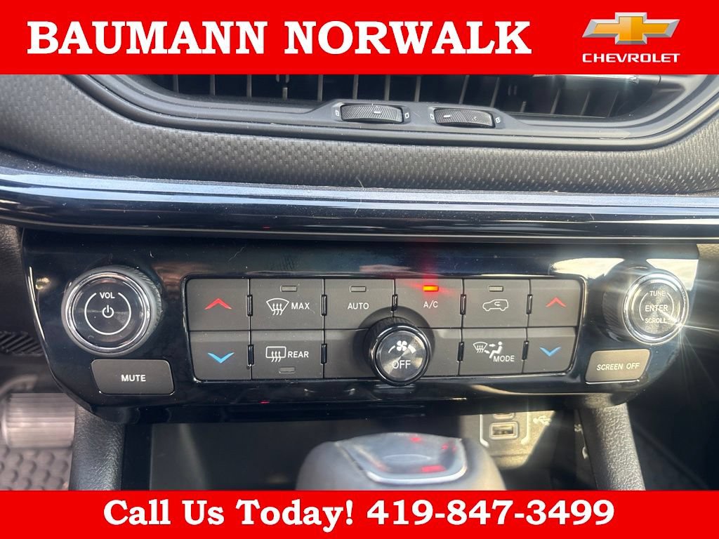 Used 2026 Jeep Compass Latitude w/ Sun and Sound Group AWD/4WD image 28