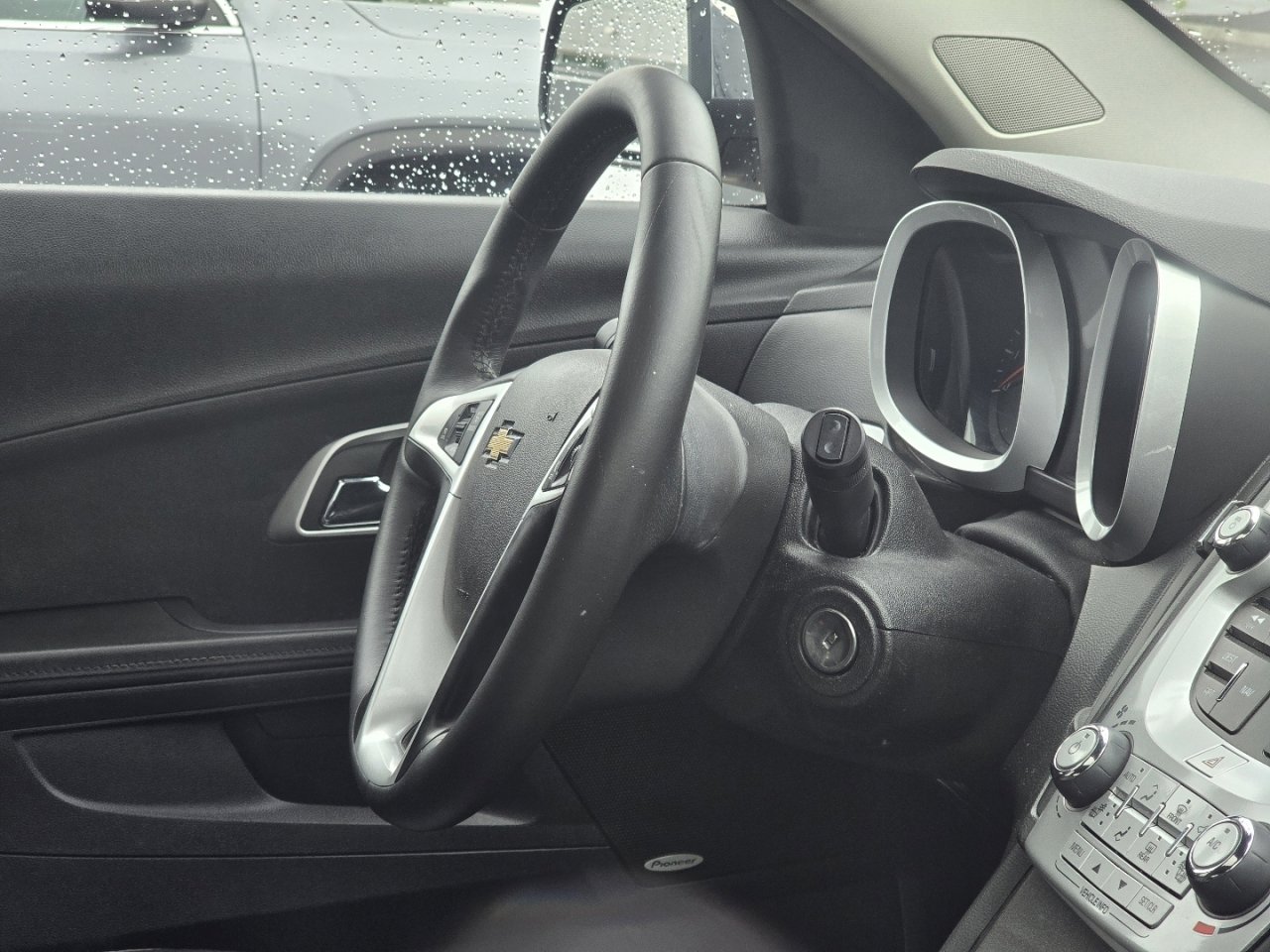 Used 2016 Chevrolet Equinox LTZ w/ Enhanced Convenience Package FWD image 16