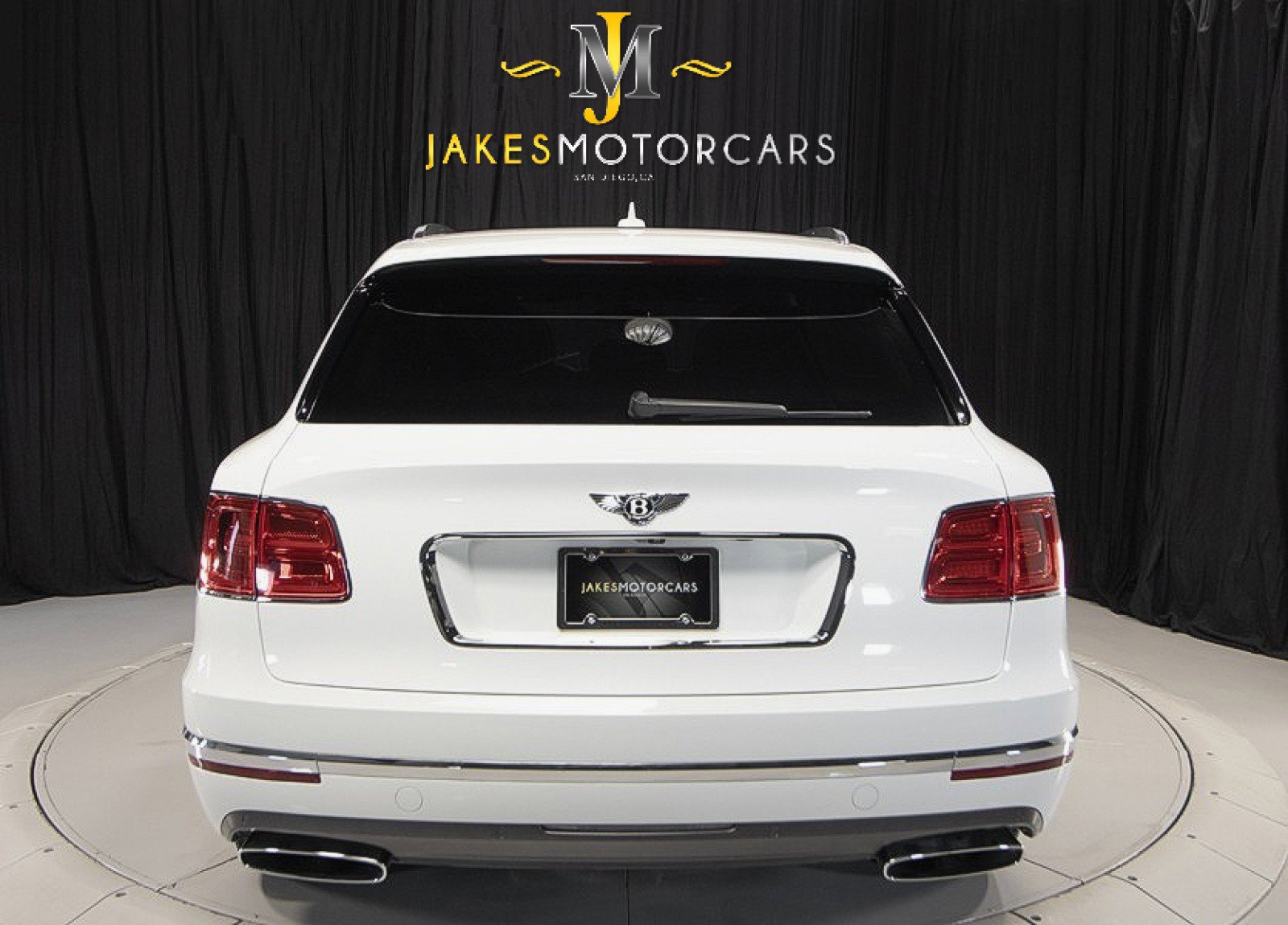 Used 2017 Bentley Bentayga image 9