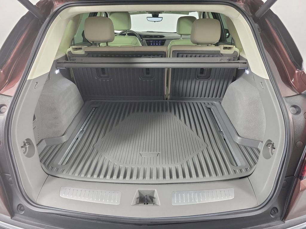 Certified 2023 Cadillac XT5 Premium Luxury w/ Technology Package FWD image 8