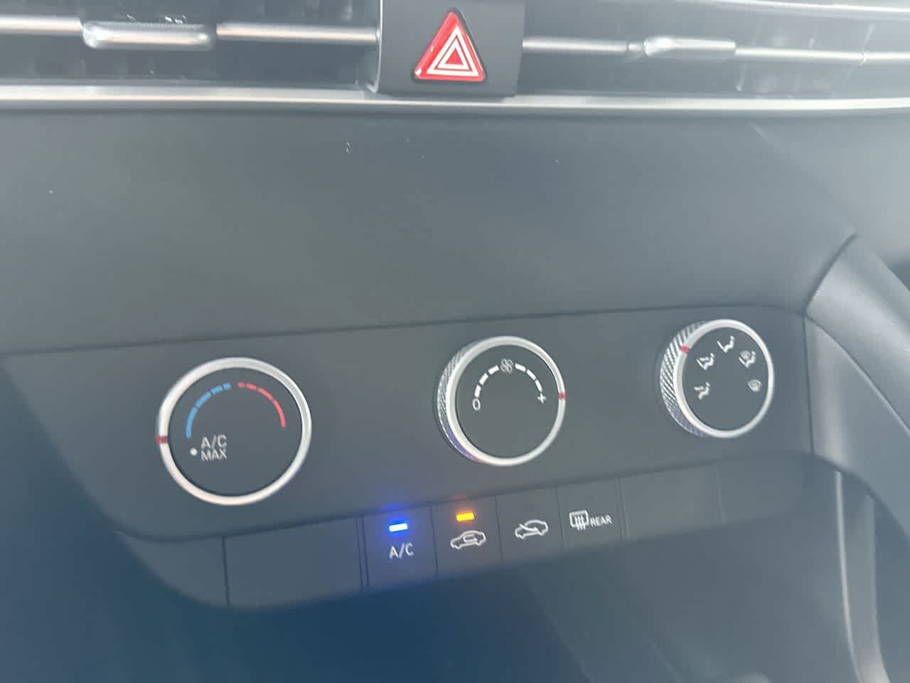Used 2026 Hyundai Elantra SE FWD image 20
