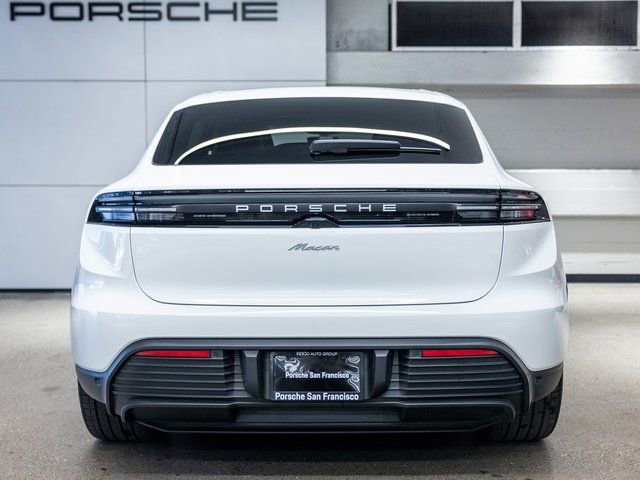 Certified 2025 Porsche Macan Electric image 7