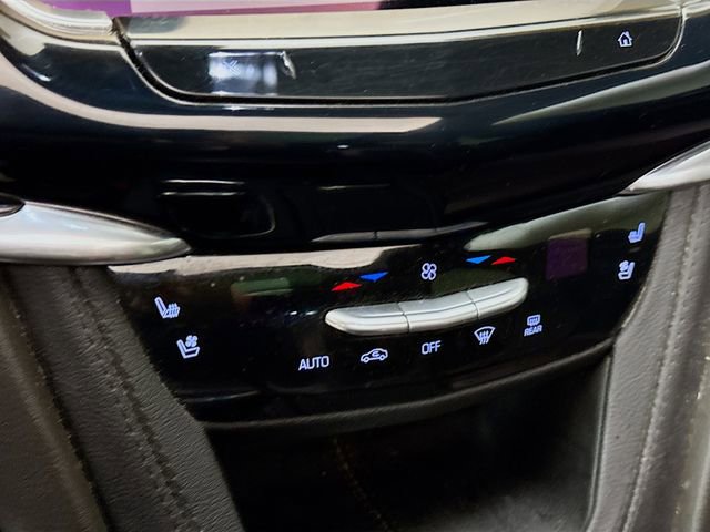 Used 2022 Cadillac XT6 Premium Luxury w/ Technology Package image 18