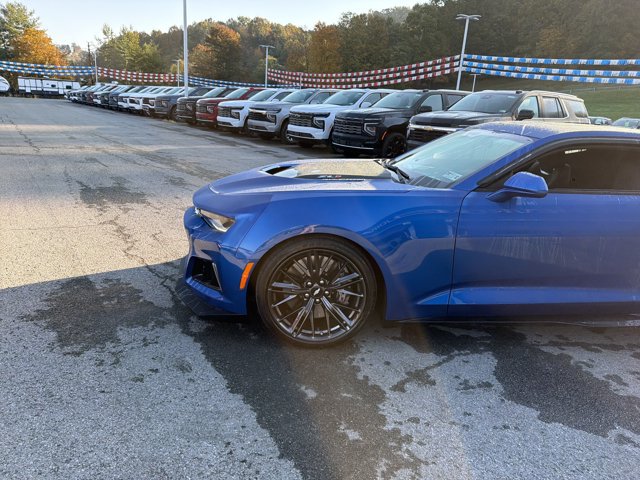 Used 2017 Chevrolet Camaro ZL1 RWD image 9