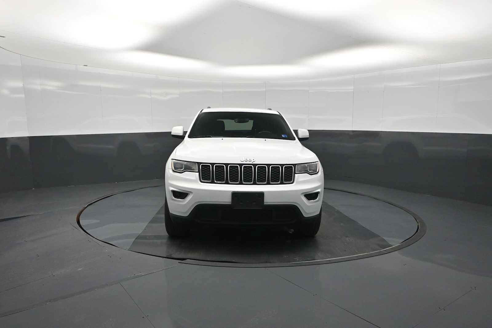 Used 2018 Jeep Grand Cherokee Laredo AWD/4WD image 65