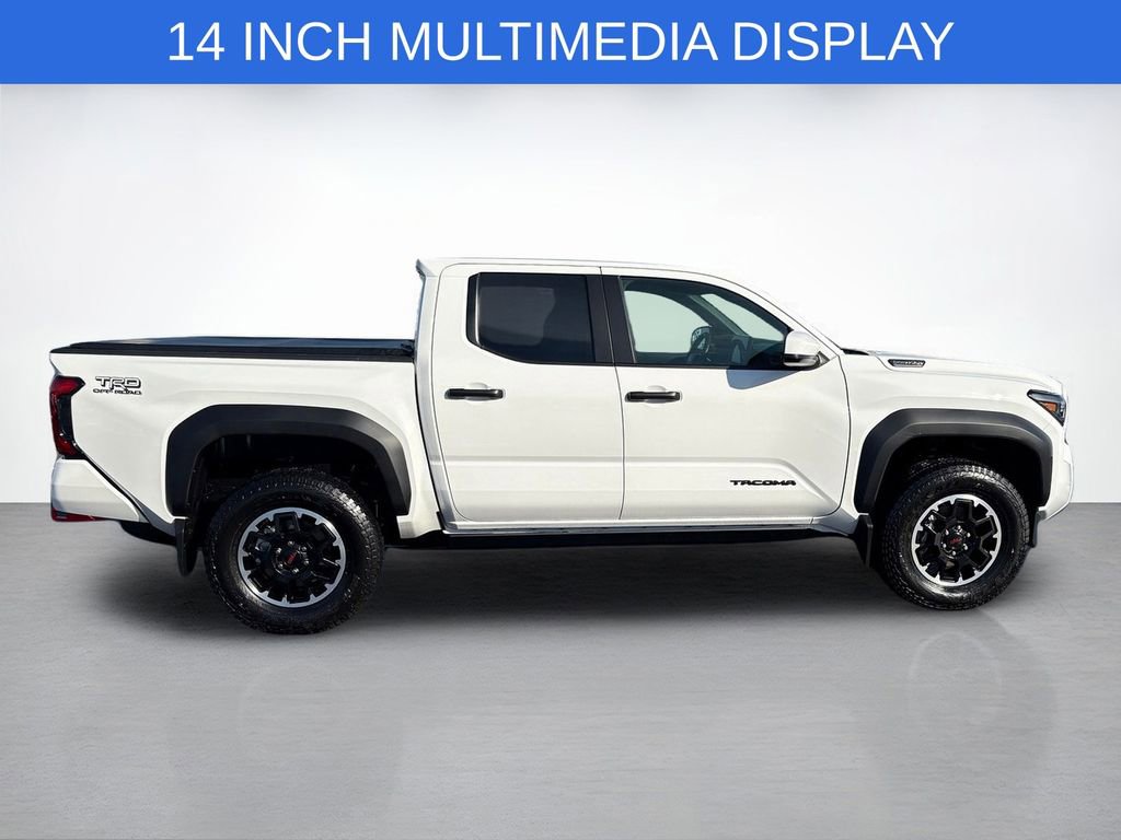 Used 2025 Toyota Tacoma TRD Off-Road image 2