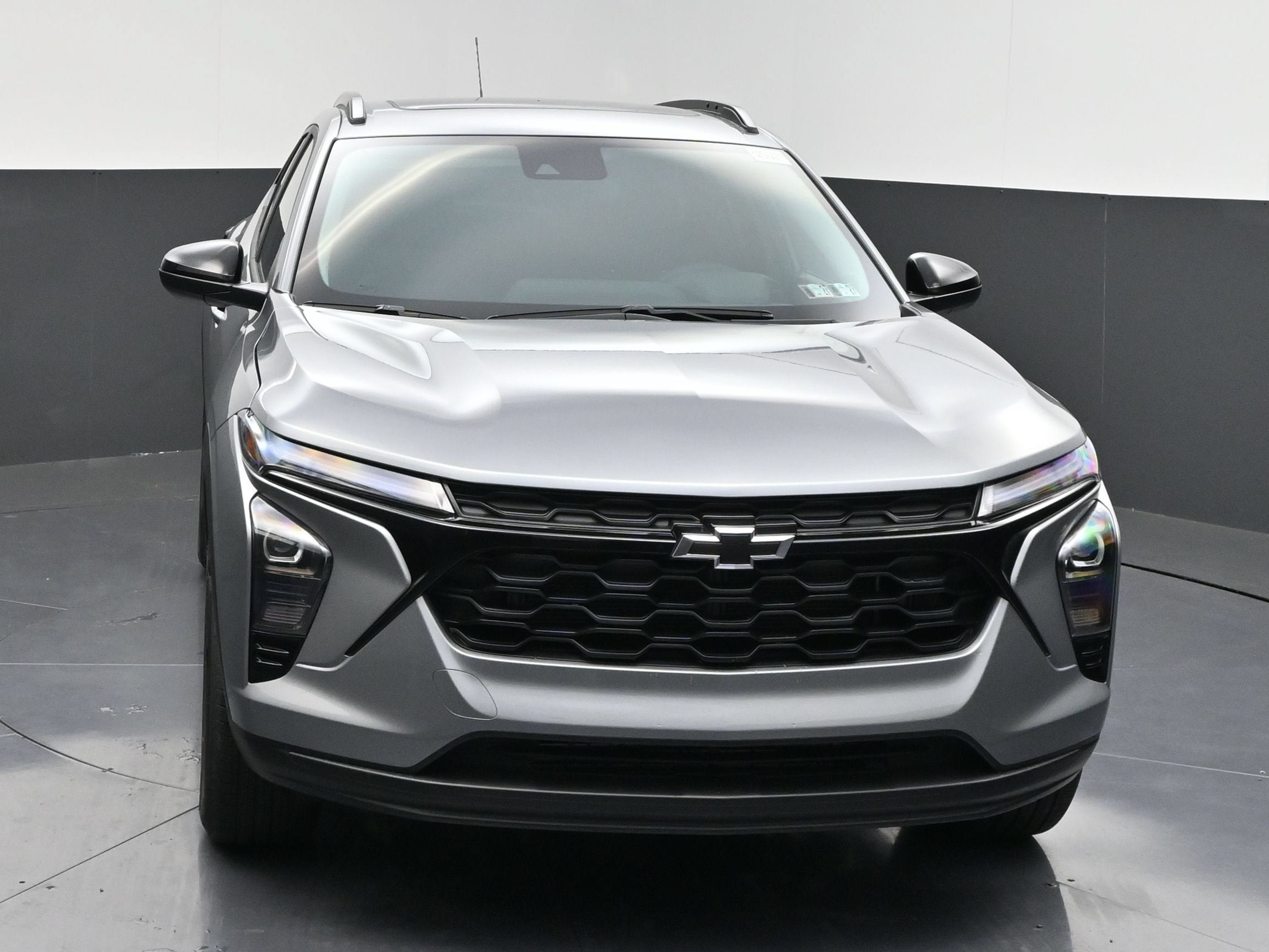 New 2026 Chevrolet Trax LT w/ Sunroof Package FWD image 3