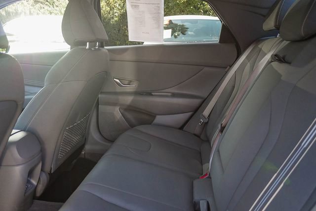 Certified 2025 Hyundai Elantra SEL FWD image 19