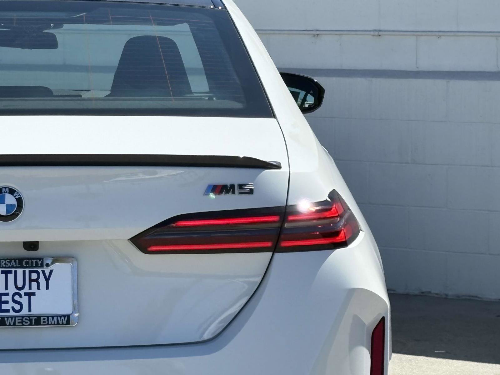 New 2026 BMW M5 w/ Carbon Package image 6