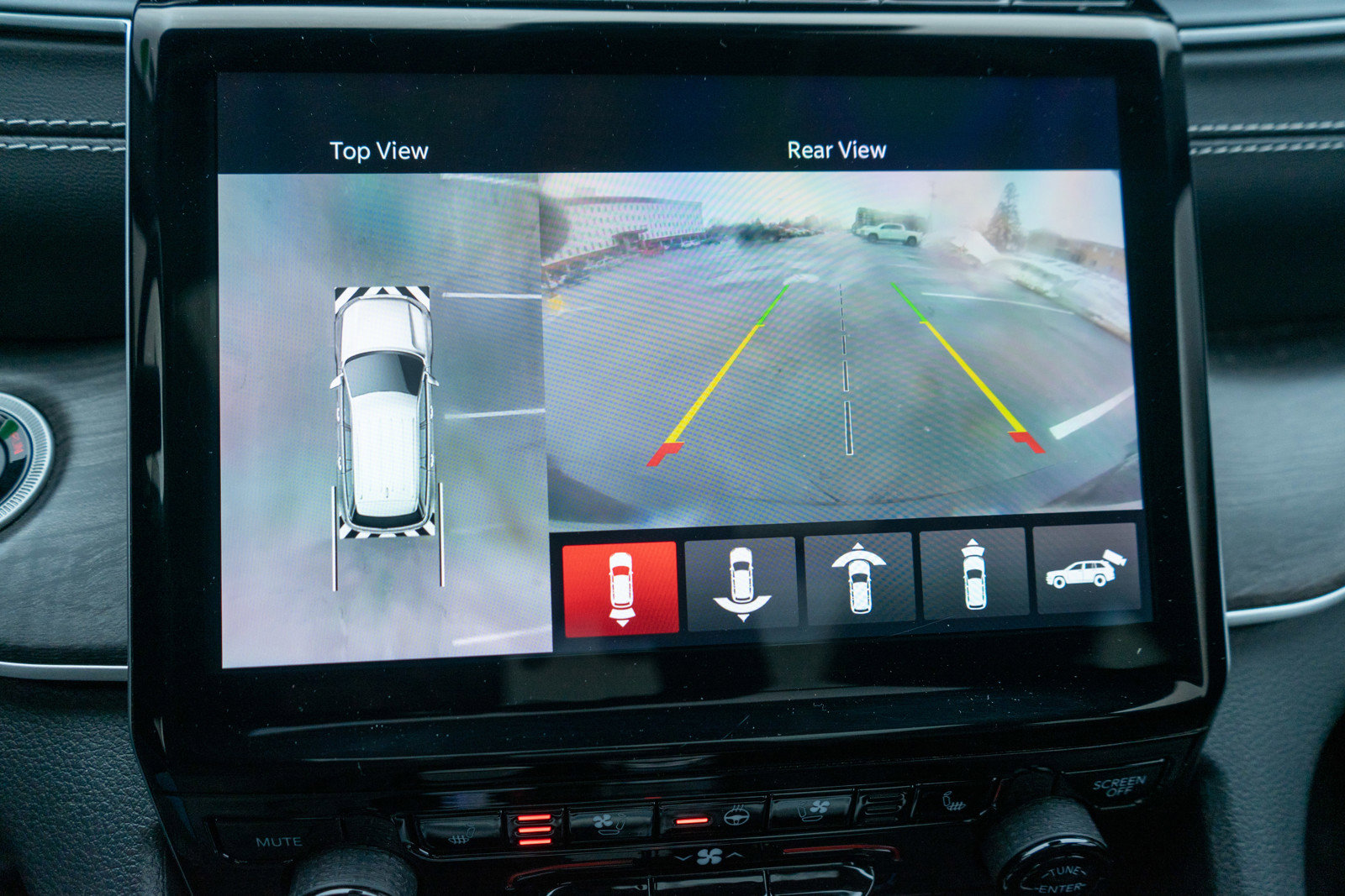 Used 2023 Jeep Grand Cherokee L Limited w/ Luxury Tech Group II image 19