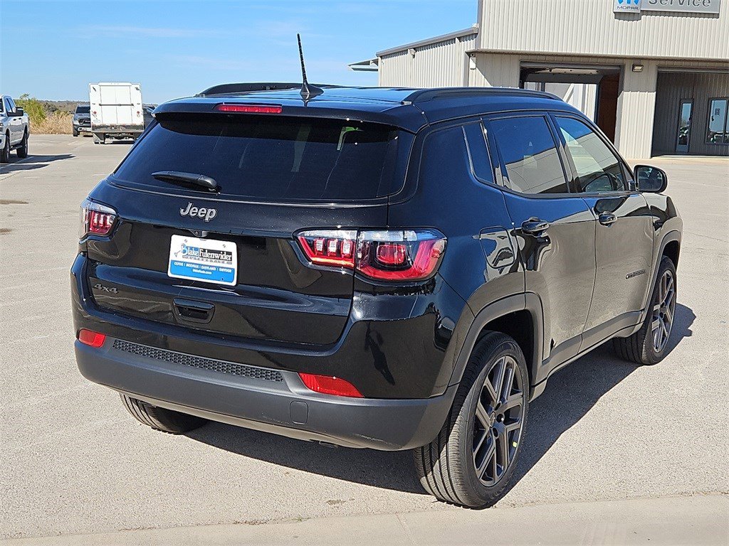 New 2026 Jeep Compass Latitude image 6