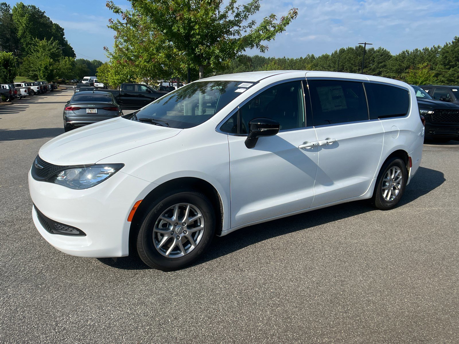 New 2025 Chrysler Voyager LX