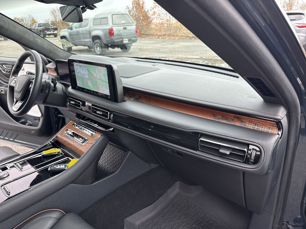 Used 2025 Lincoln Aviator Black Label image 36