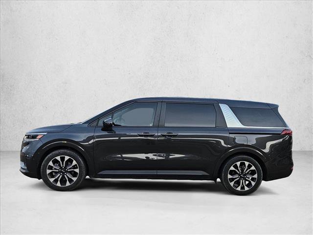 Used 2024 Kia Carnival EX image 9