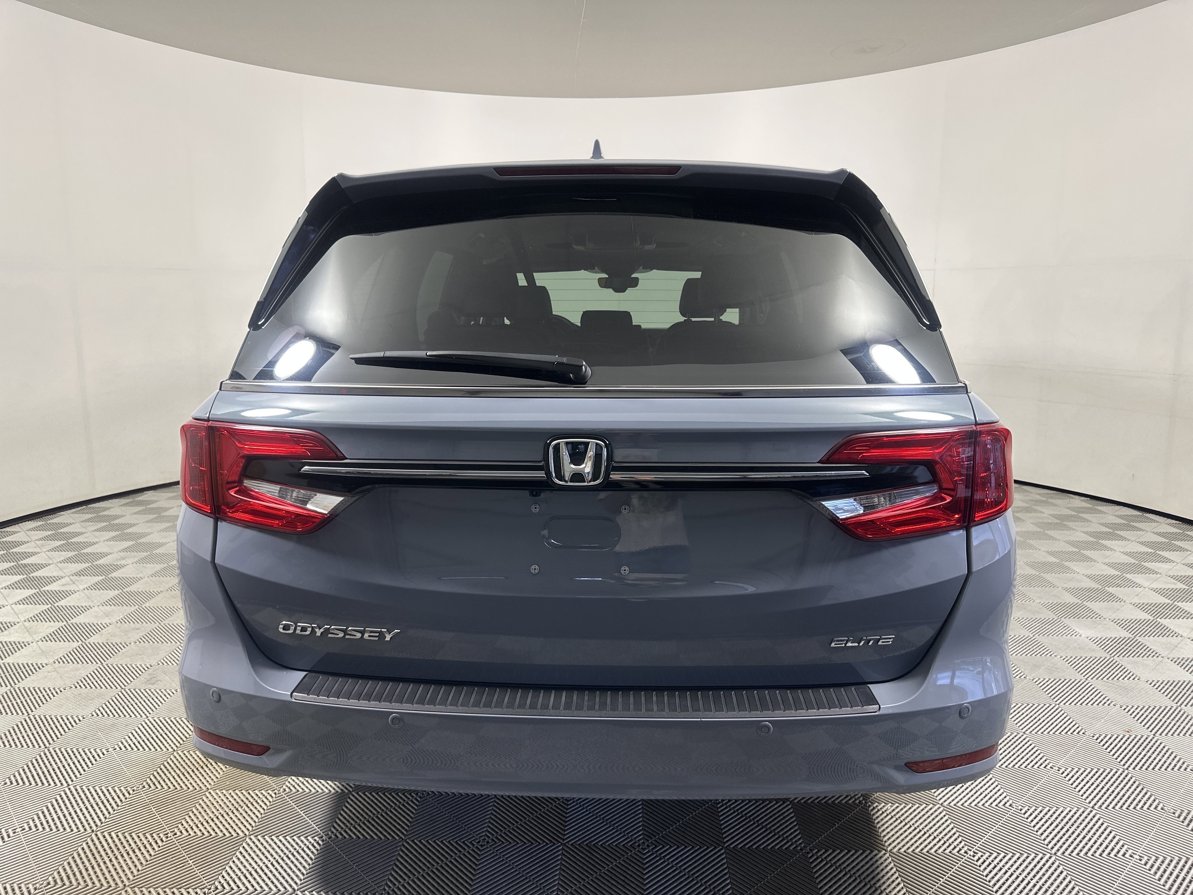 Used 2024 Honda Odyssey Elite image 6