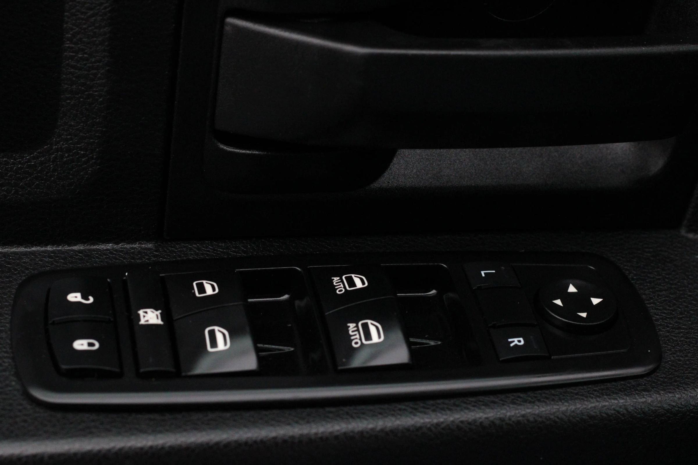 Used 2015 RAM 2500 Tradesman w/ Chrome Appearance Group image 19