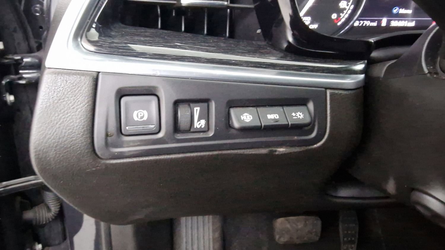 Used 2022 Cadillac XT5 Premium Luxury w/ Technology Package image 22