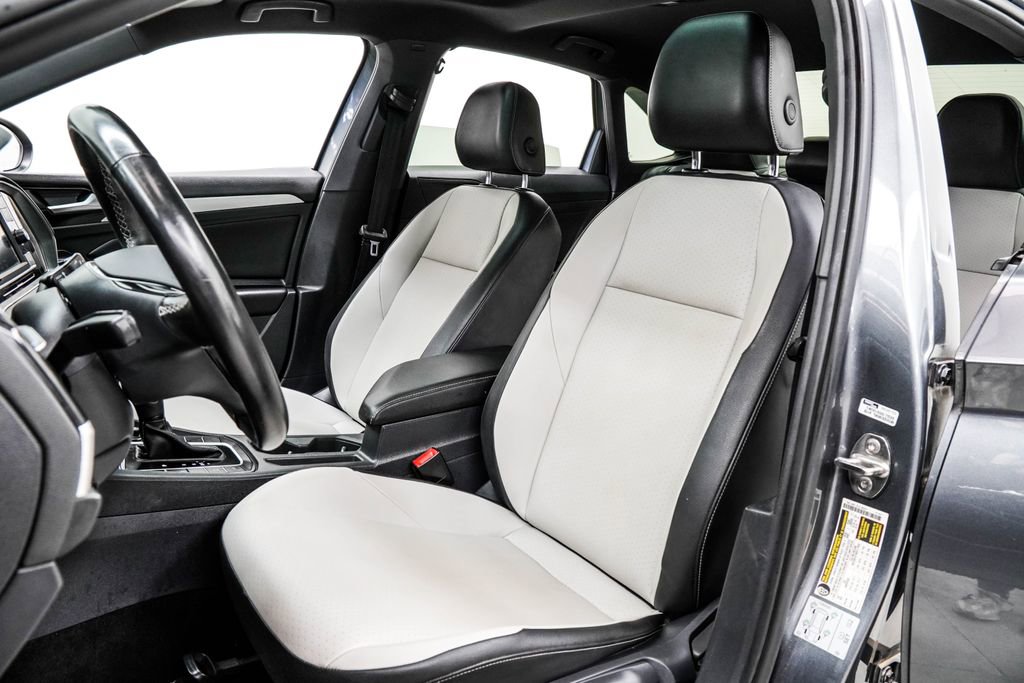 Used 2021 Volkswagen Jetta R-Line w/ R-Line Cold Weather Package image 15