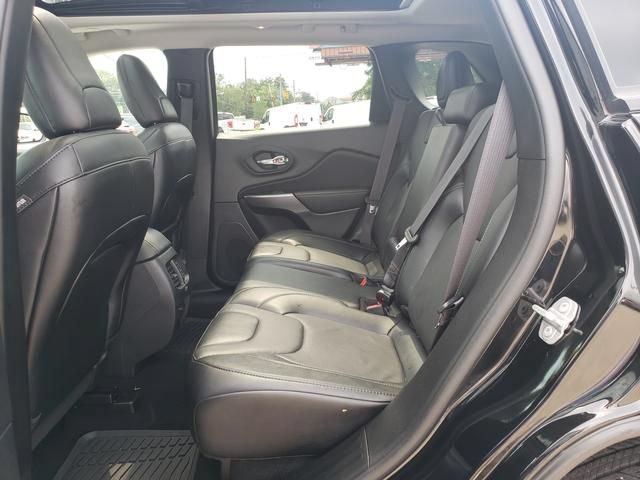 Used 2022 Jeep Cherokee Latitude Lux w/ Sun & Sound Group AWD/4WD image 13