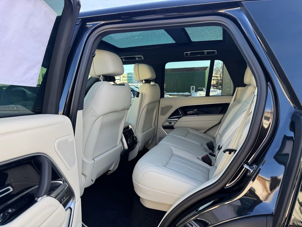 New 2026 Land Rover Range Rover SE image 10