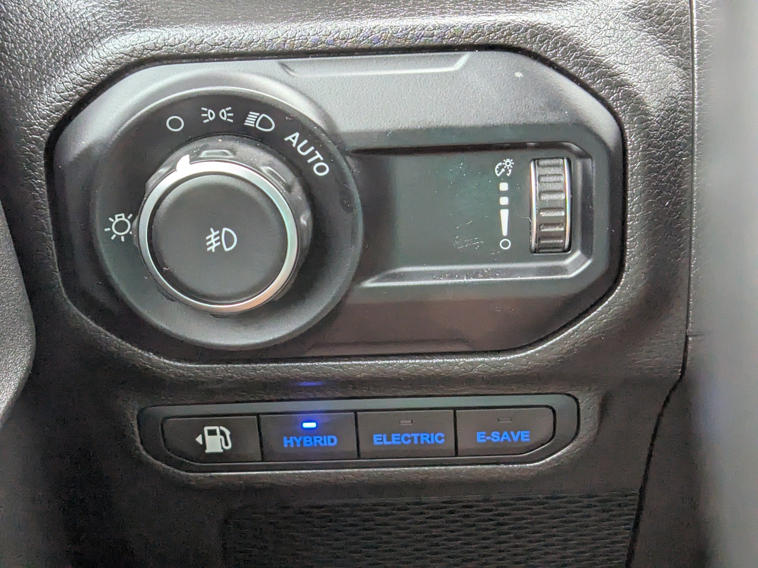 Used 2023 Jeep Wrangler Unlimited w/ Cold Weather Group AWD/4WD image 28