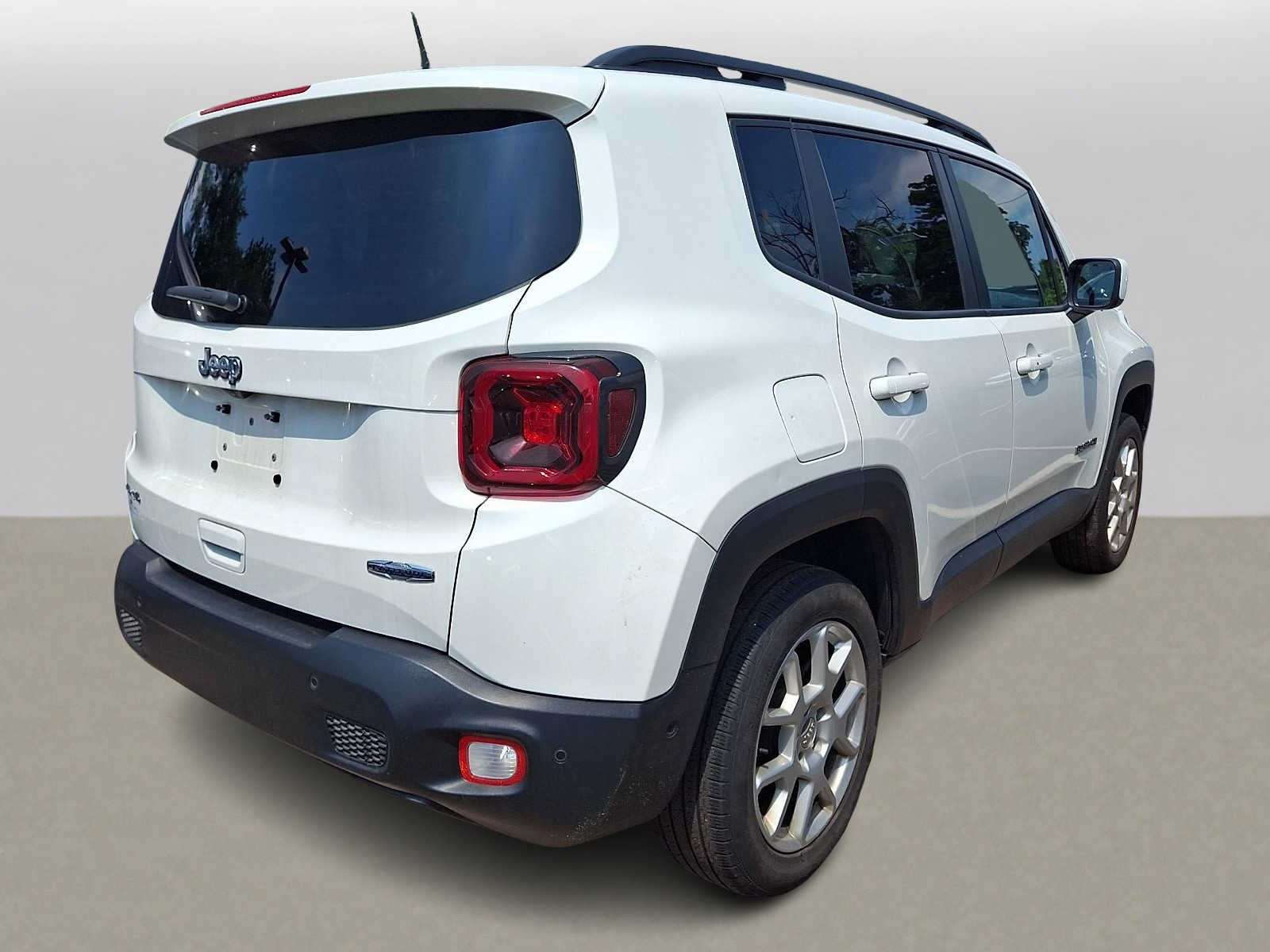 Used 2021 Jeep Renegade Latitude w/ Luxury Group I AWD/4WD image 3