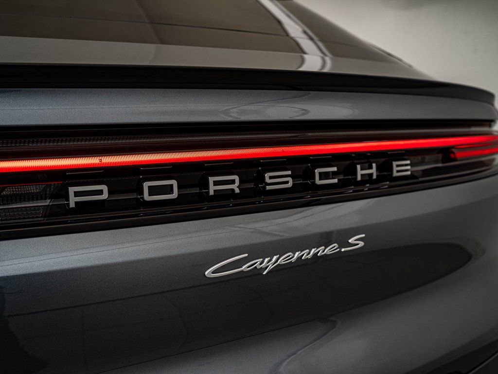 New 2026 Porsche Cayenne S AWD/4WD image 18