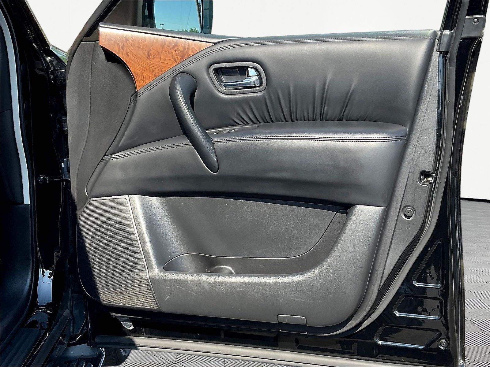 Used 2024 Nissan Armada SL AWD/4WD image 28
