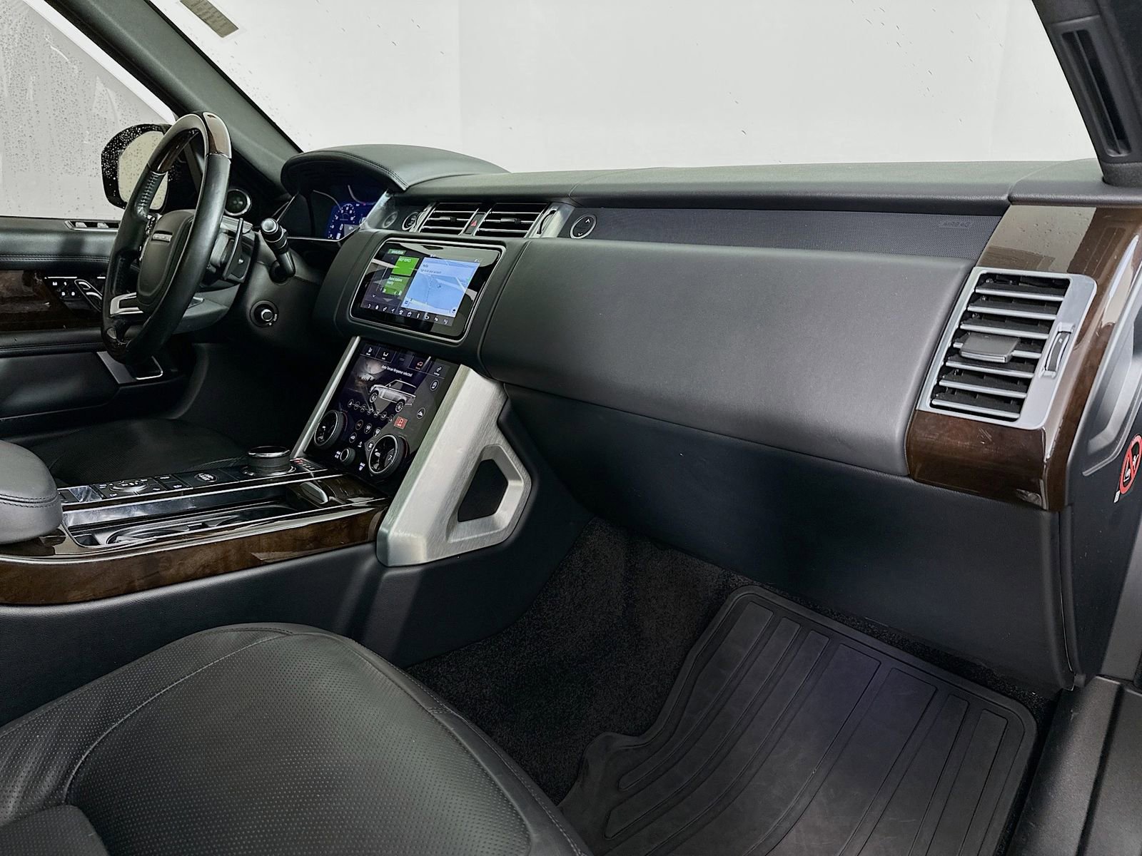 Used 2018 Land Rover Range Rover Supercharged image 35