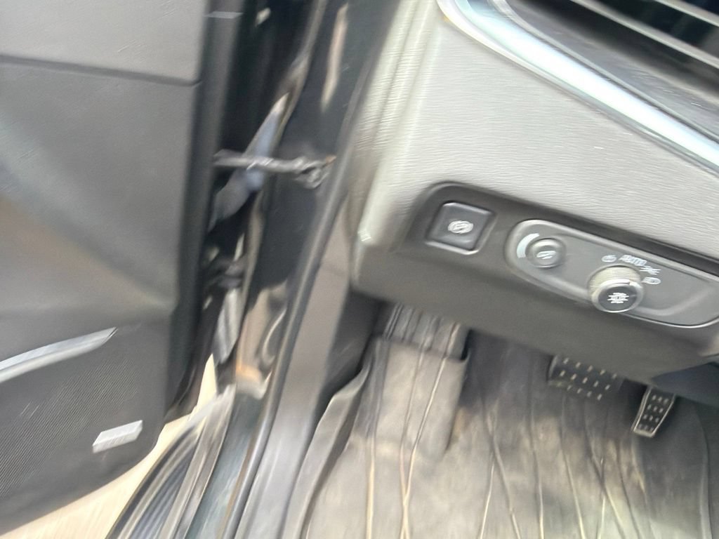 Used 2018 Buick Enclave Premium AWD/4WD image 18