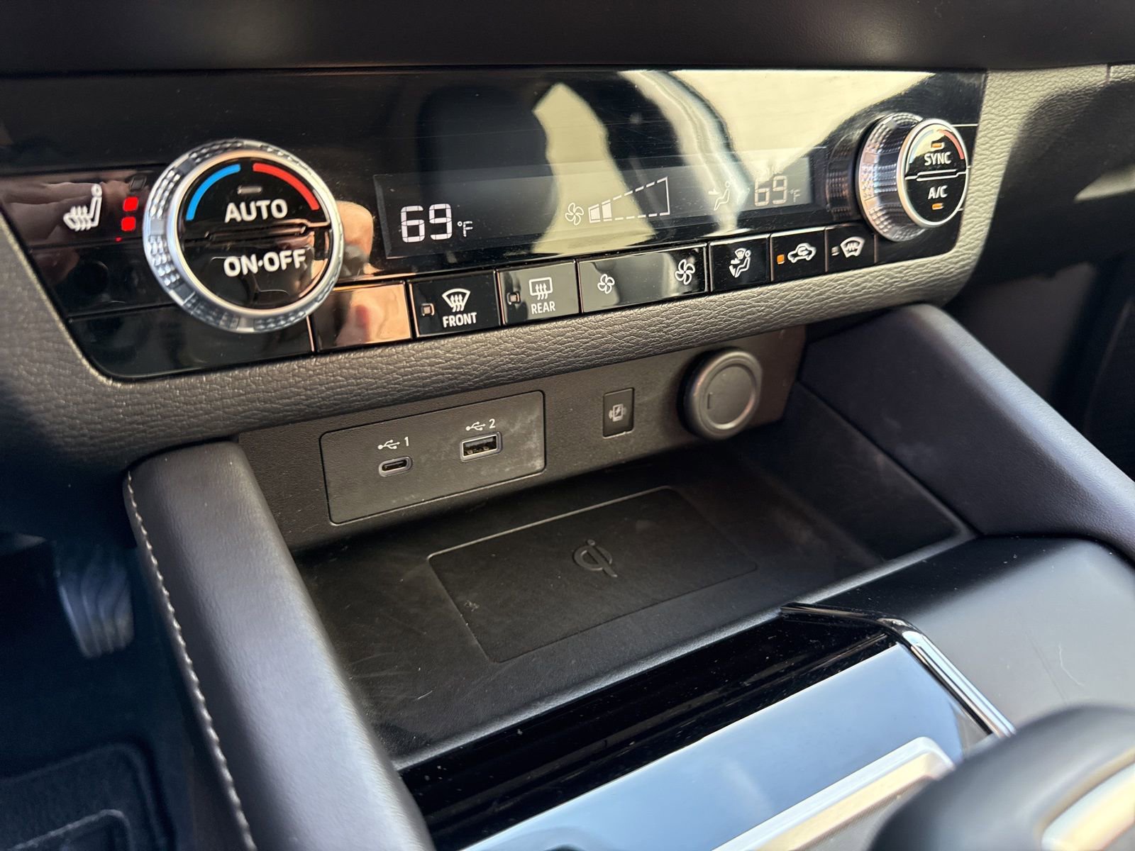 Used 2024 Mitsubishi Outlander SE Black Edition image 26