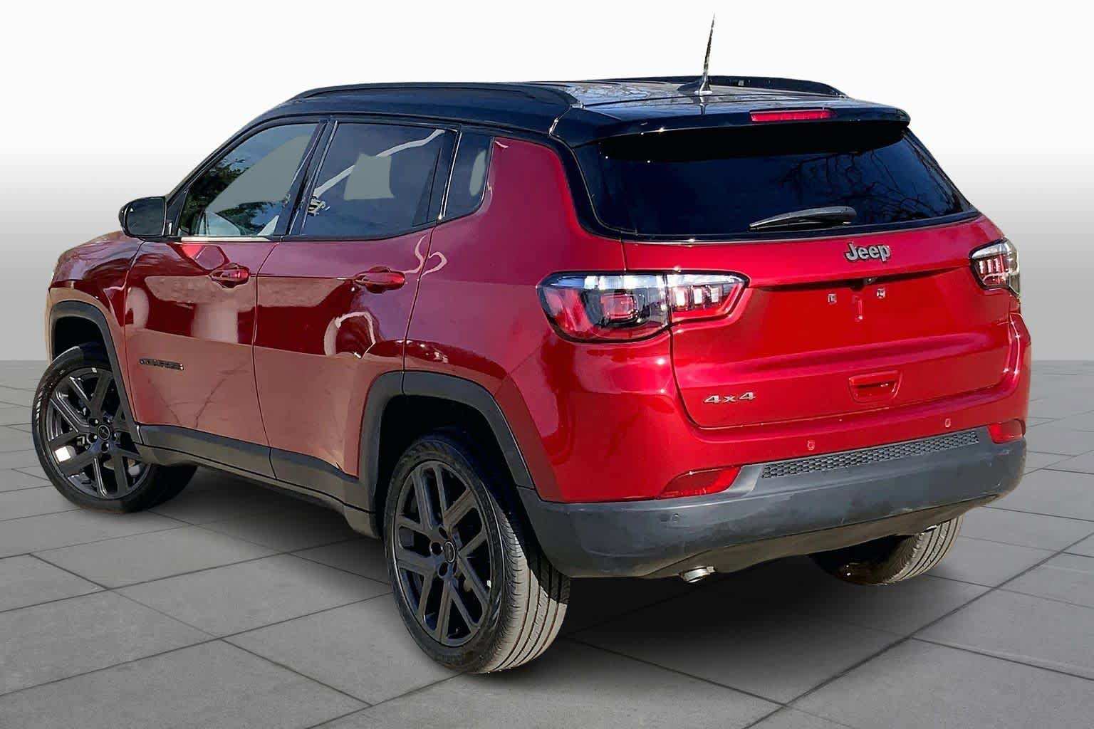 Used 2026 Jeep Compass Limited image 12