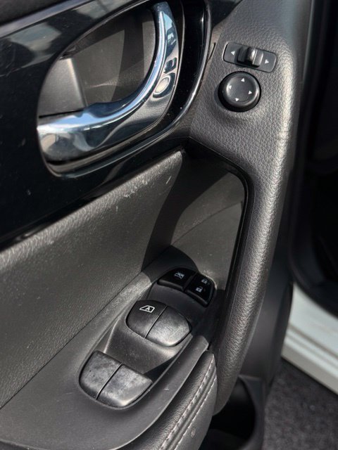 Used 2017 Nissan Rogue Sport SV FWD image 22