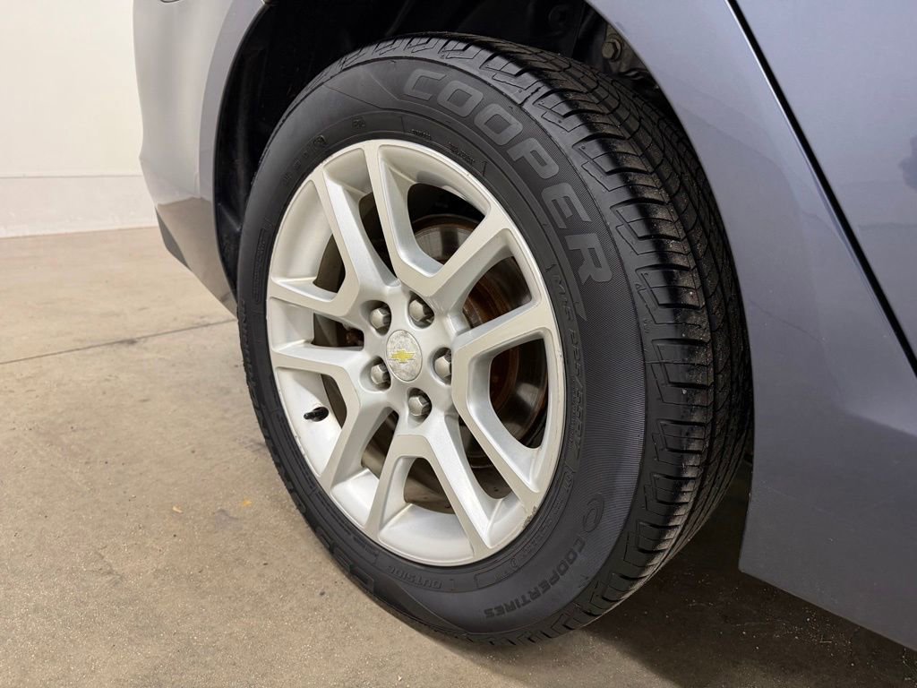 Used 2014 Chevrolet Malibu LT w/ Power Convenience Package image 9