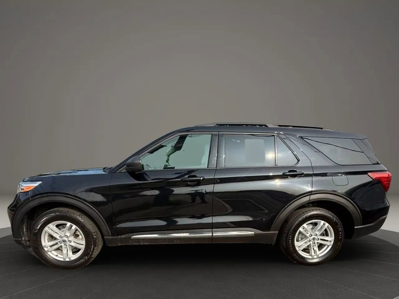 Used 2021 Ford Explorer XLT AWD/4WD image 8