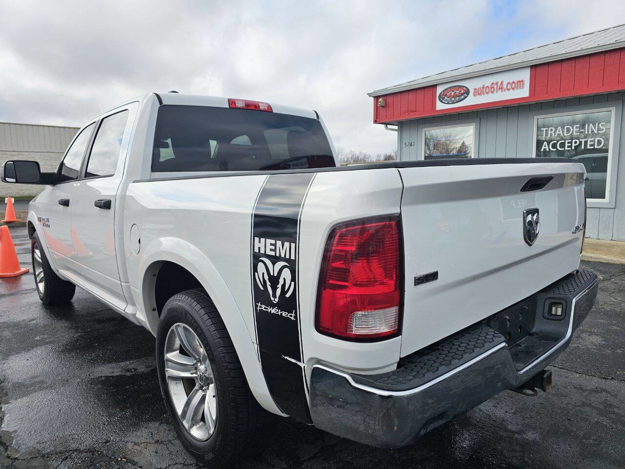 Used 2015 RAM 1500 Outdoorsman image 9