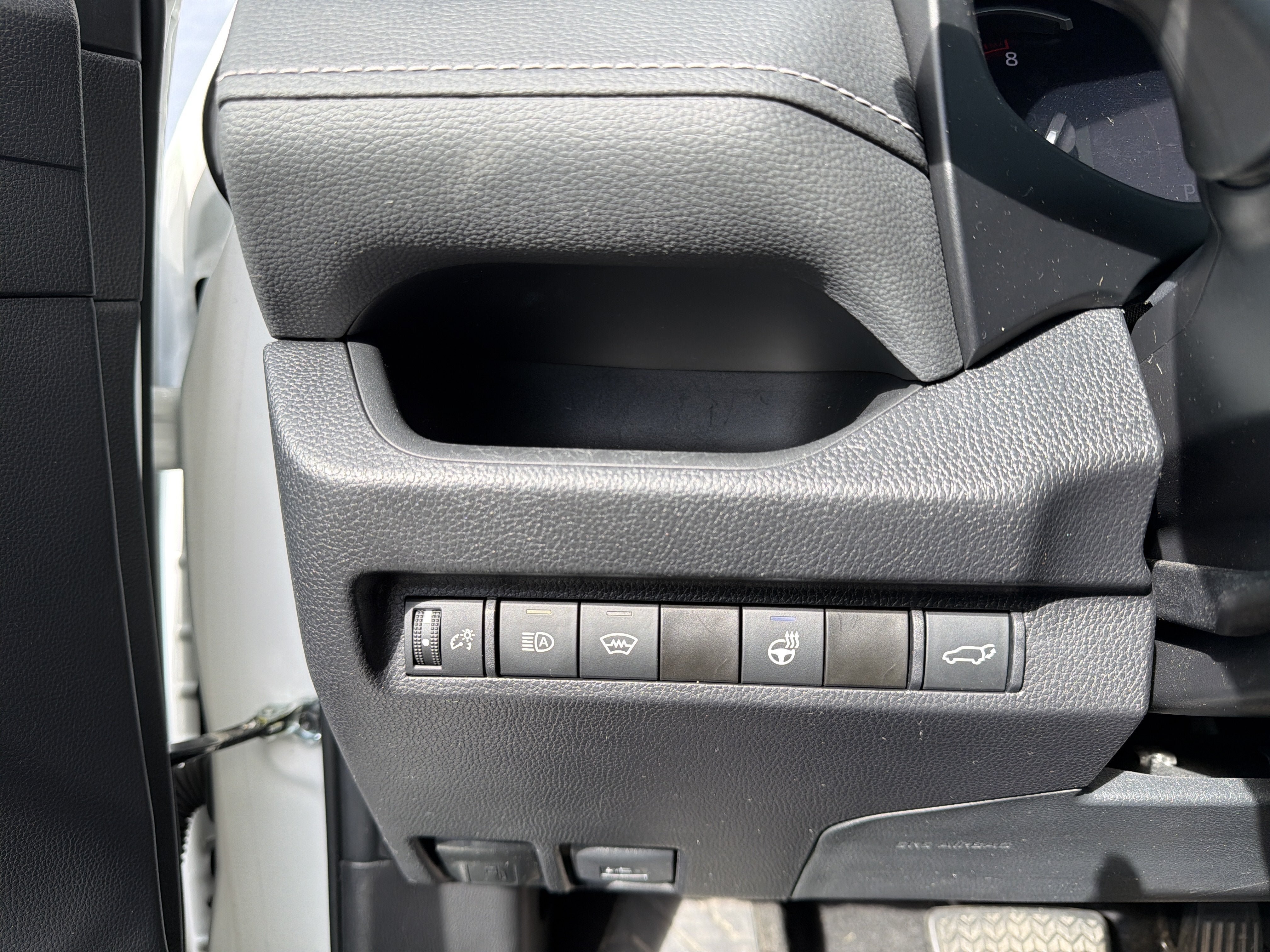 Used 2023 Toyota RAV4 XLE w/ Convenience Package AWD/4WD image 16