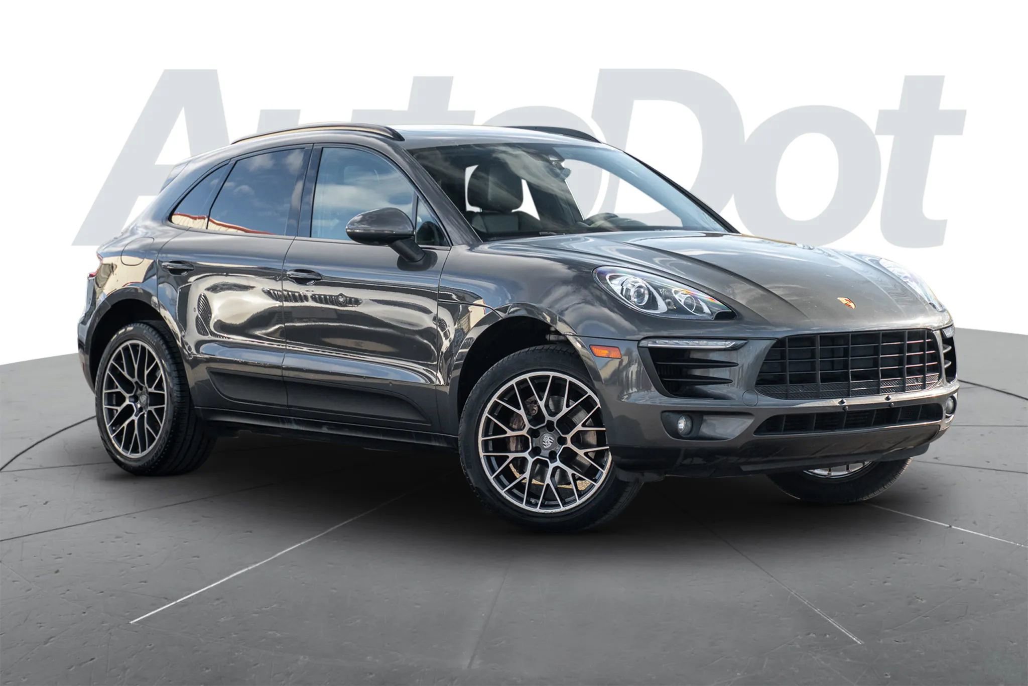 Used 2018 Porsche Macan S image 1