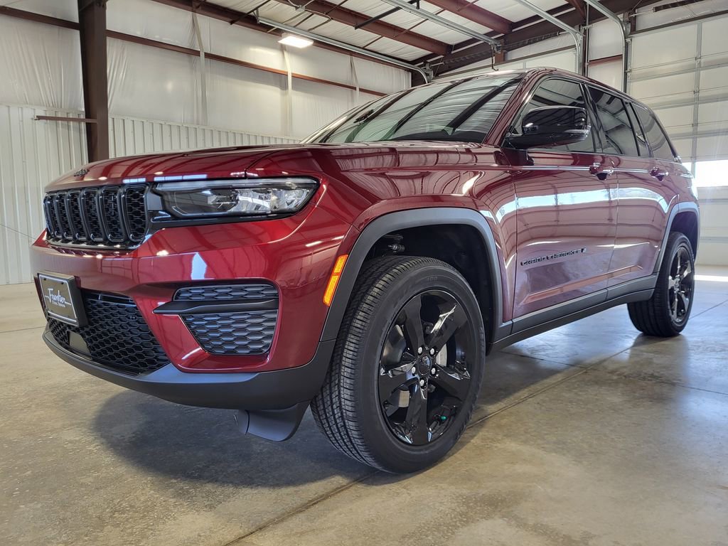 New 2025 Jeep Grand Cherokee Altitude RWD image 2