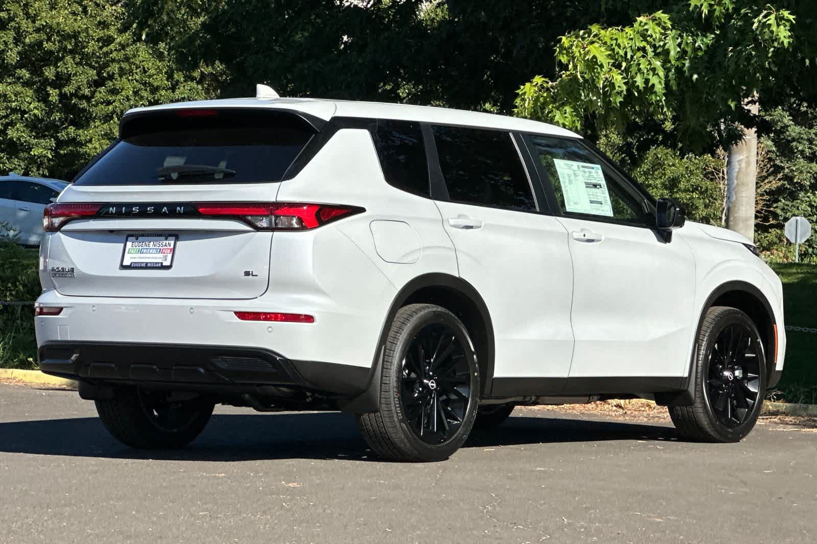 New 2026 Nissan Rogue SL AWD/4WD image 2