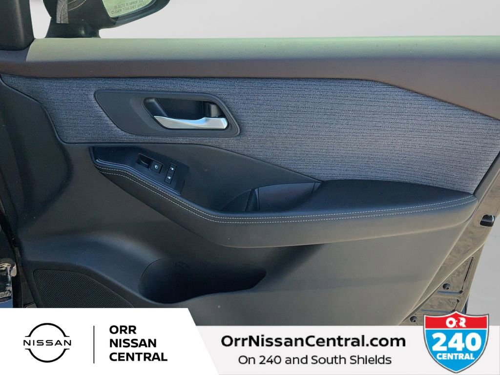 Used 2023 Nissan Rogue SV FWD image 10