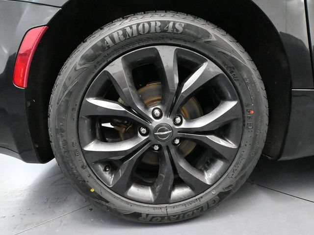 Used 2019 Chrysler Pacifica Touring-L Plus w/ Advanced Safetytec Group FWD image 16